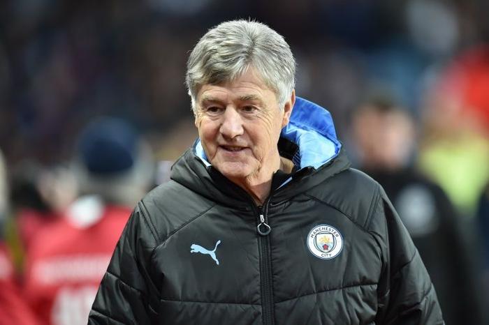 国安赛前列队欢迎热刺，尊重对手尽显风度！的简单介绍