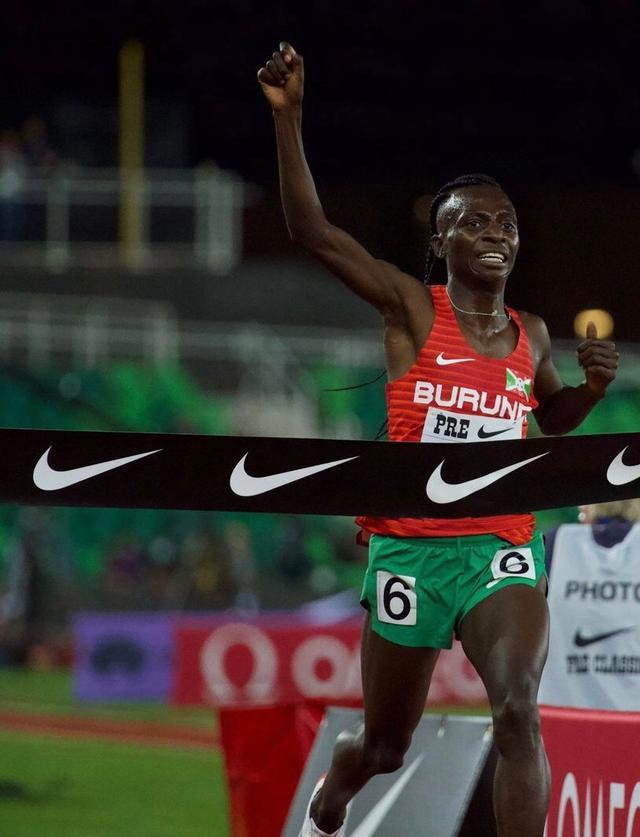  莱万多夫斯基爆冷击败巴黎圣日耳曼，败北引爆全场！